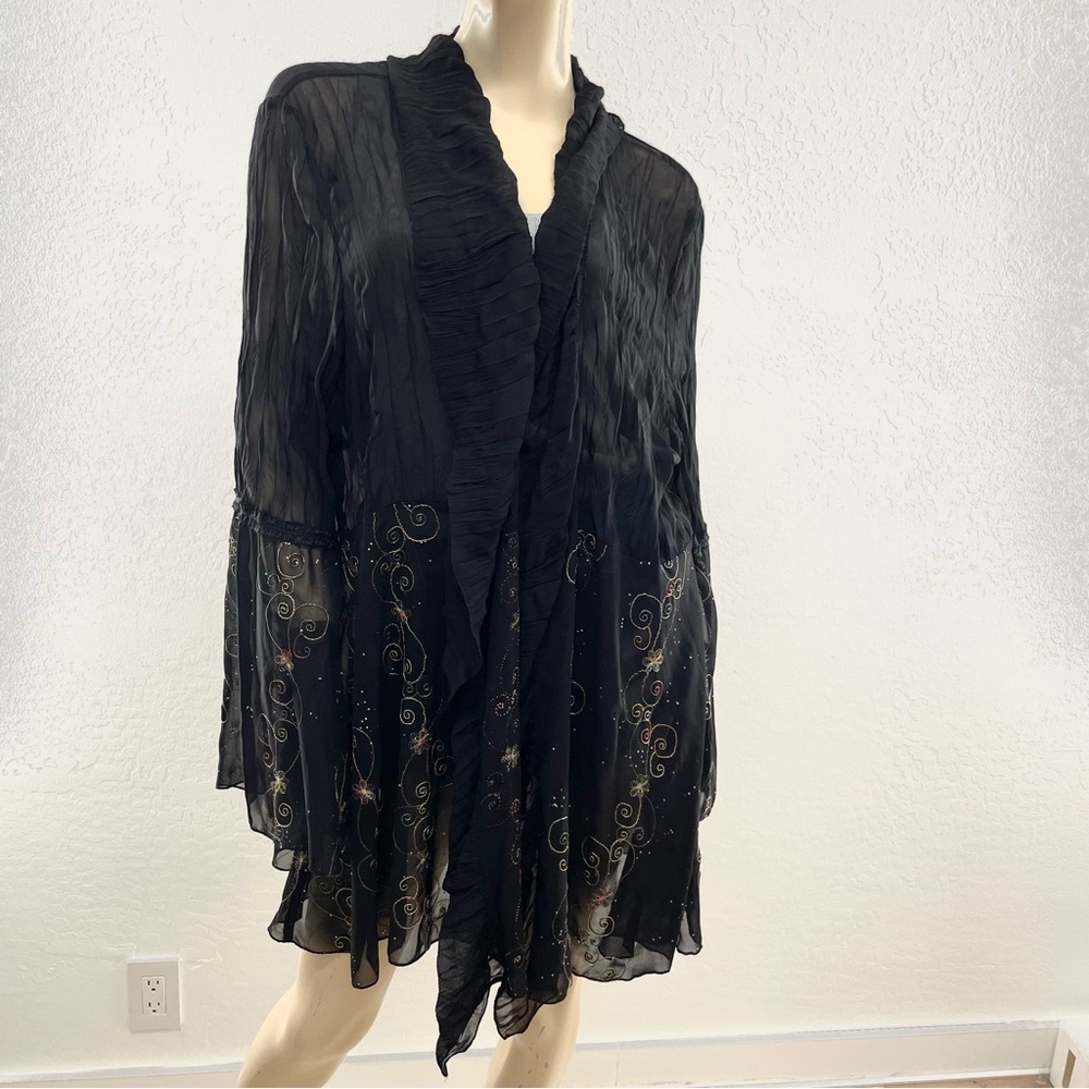 Chic Black Embroidered Sheer Kimono - Picture 2 of 11